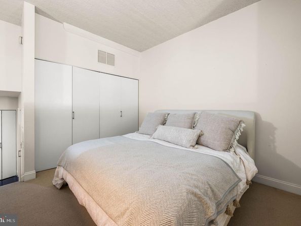 2429 Locust Street 409, Philadelphia PA 19103