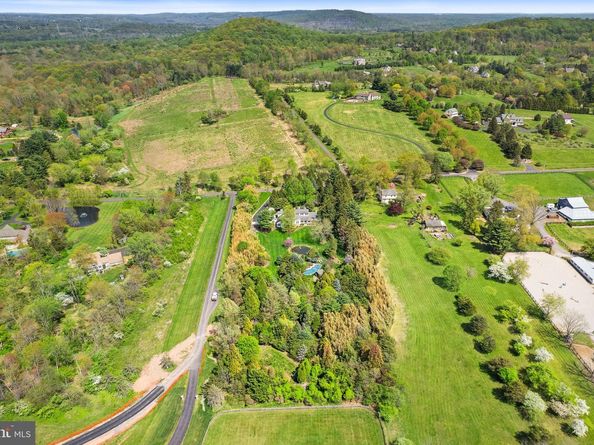 65 Covered Bridge Road, New Hope PA 18938