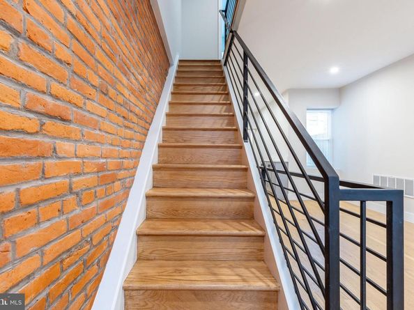 2433 W Seybert Street, Philadelphia PA 19121