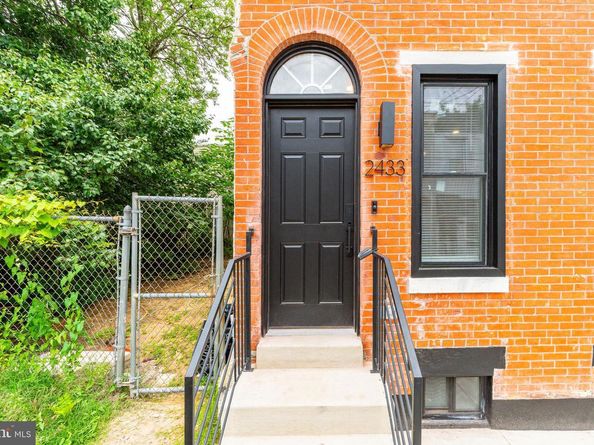 2433 W Seybert Street, Philadelphia PA 19121