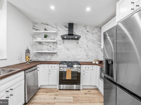 135 E Pleasant Street, Philadelphia PA 19119
