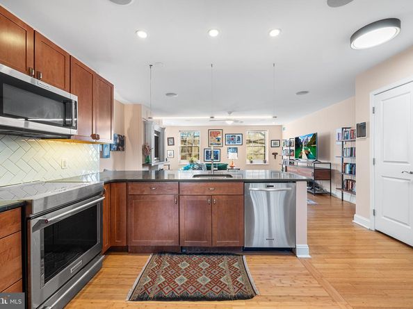 1023 Clinton Street 306, Philadelphia PA 19107