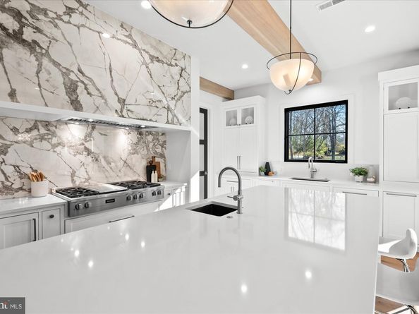 627 Hine Street SE, Vienna VA 22180