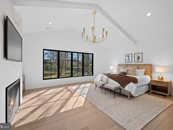 627 Hine Street SE, Vienna VA 22180