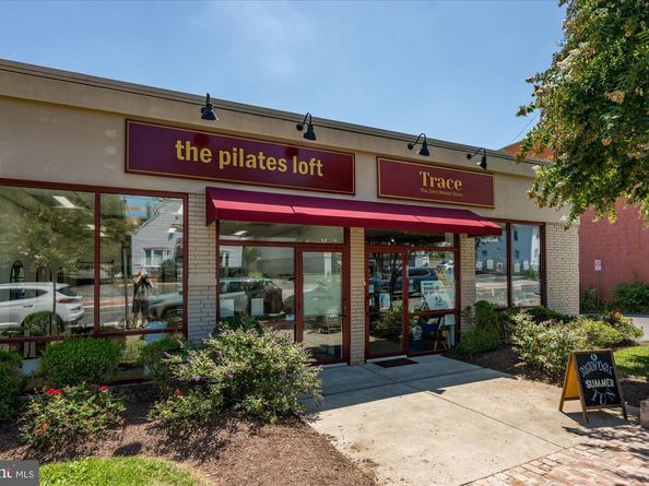 627 Hine Street SE, Vienna VA 22180