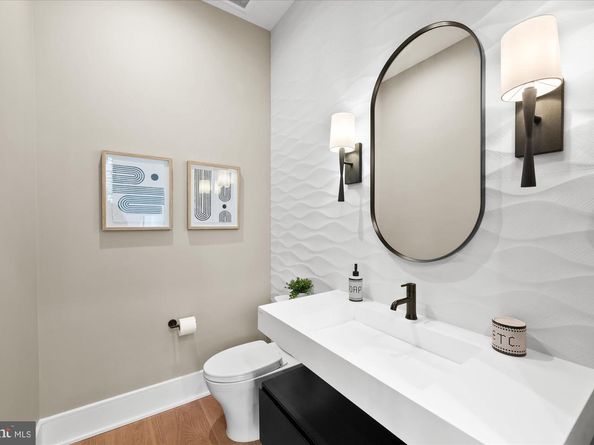 627 Hine Street SE, Vienna VA 22180