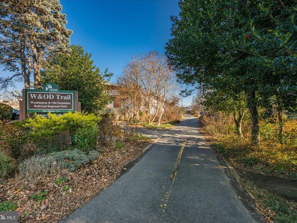 627 Hine Street SE, Vienna VA 22180