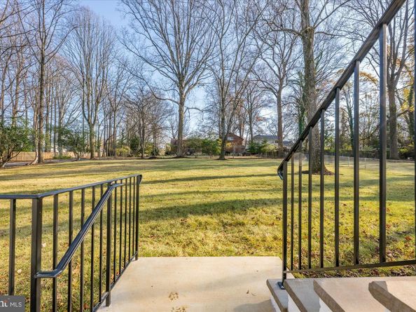 627 Hine Street SE, Vienna VA 22180