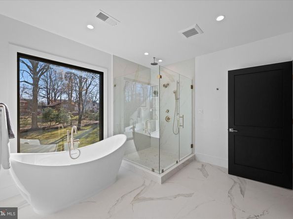 627 Hine Street SE, Vienna VA 22180