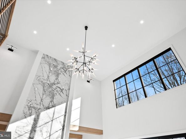 627 Hine Street SE, Vienna VA 22180