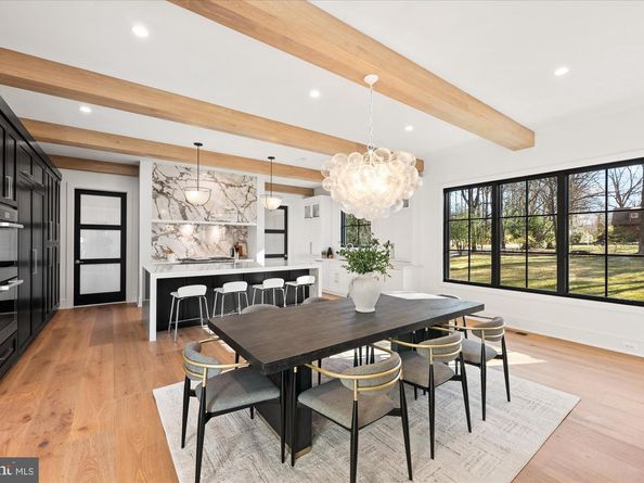 627 Hine Street SE, Vienna VA 22180