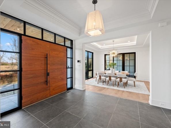 627 Hine Street SE, Vienna VA 22180