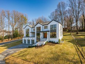 627 Hine Street SE, Vienna VA 22180