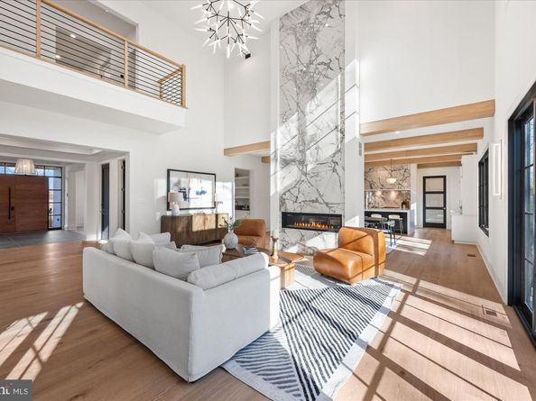 627 Hine Street SE, Vienna VA 22180