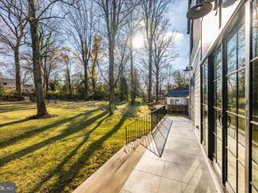 627 Hine Street SE, Vienna VA 22180