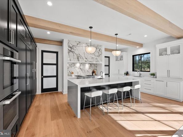 627 Hine Street SE, Vienna VA 22180