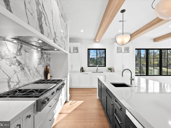 627 Hine Street SE, Vienna VA 22180