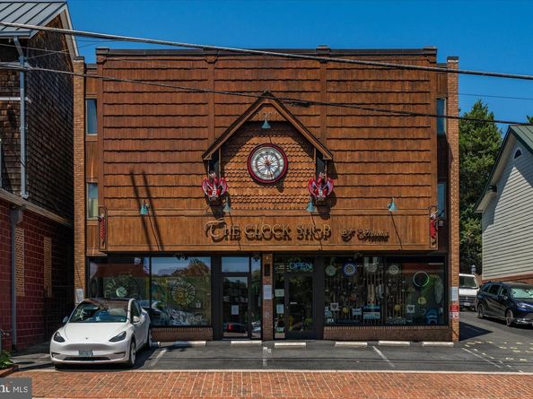 627 Hine Street SE, Vienna VA 22180