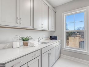 6607 29TH Street N, Arlington VA 22213