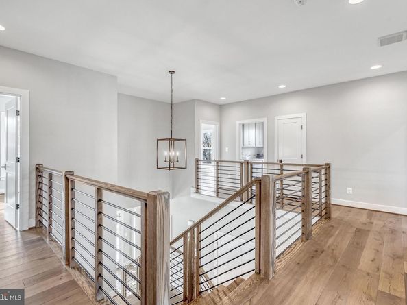 6607 29TH Street N, Arlington VA 22213