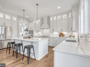 6607 29TH Street N, Arlington VA 22213