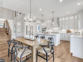 6607 29TH Street N, Arlington VA 22213