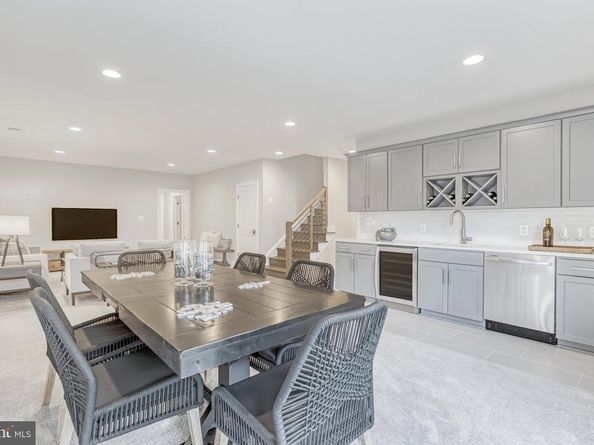 6607 29TH Street N, Arlington VA 22213