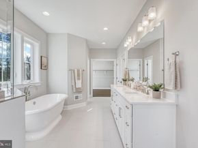 6607 29TH Street N, Arlington VA 22213