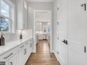 6607 29TH Street N, Arlington VA 22213