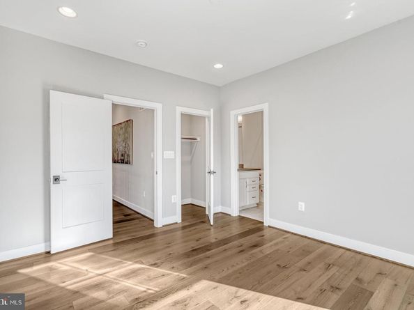 6607 29TH Street N, Arlington VA 22213