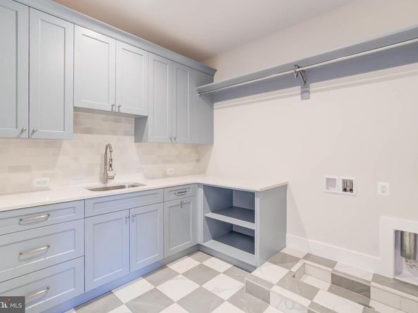 1806 Dumbarton Street, Mclean VA 22101