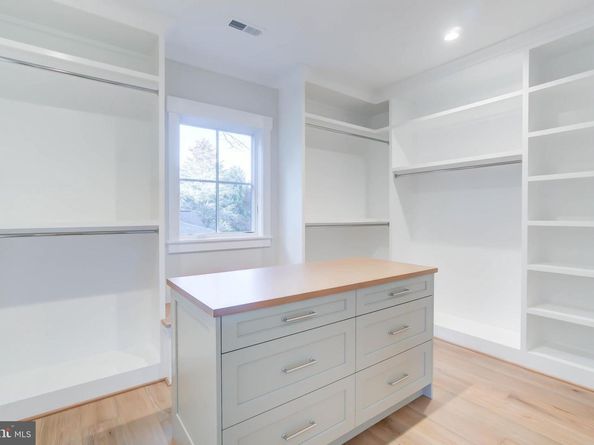 1806 Dumbarton Street, Mclean VA 22101