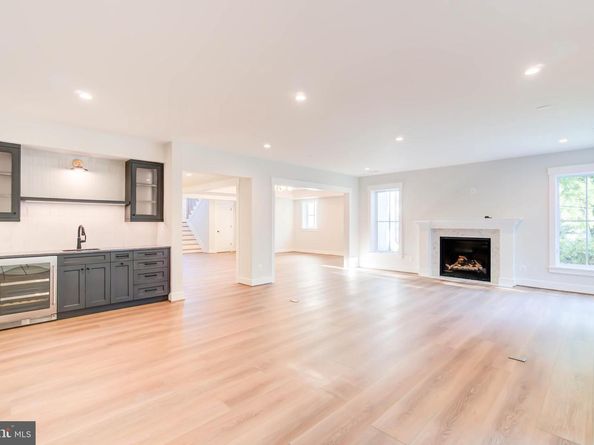 1806 Dumbarton Street, Mclean VA 22101