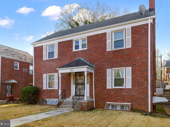 2211 32nd Place SE, Washington DC 20020