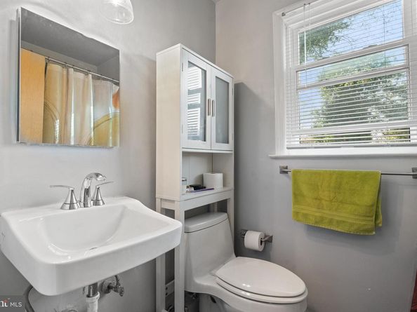 2211 32nd Place SE, Washington DC 20020