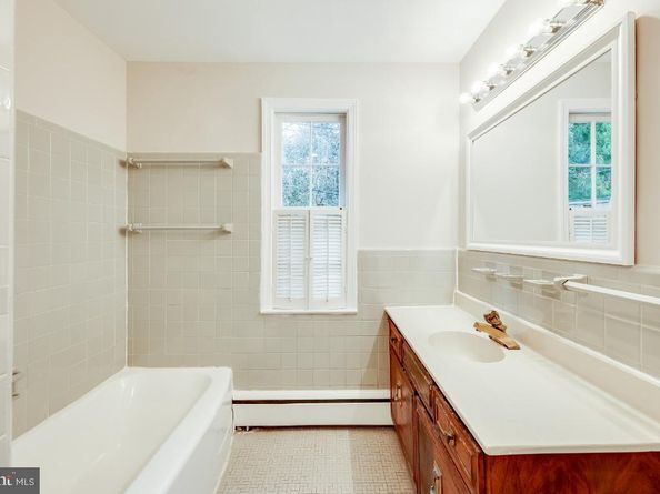 4740 34TH Street N, Arlington VA 22207