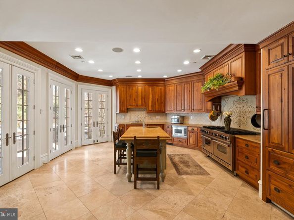 1045 Waverly Road, Gladwyne PA 19035