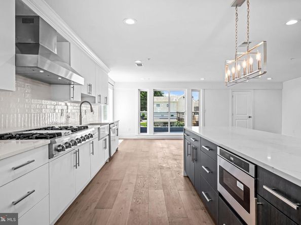 308 Fountain Street, Philadelphia PA 19128