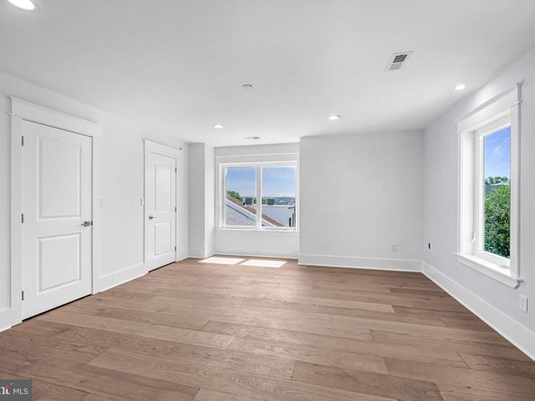 308 Fountain Street, Philadelphia PA 19128