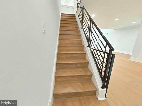 308 Fountain Street, Philadelphia PA 19128