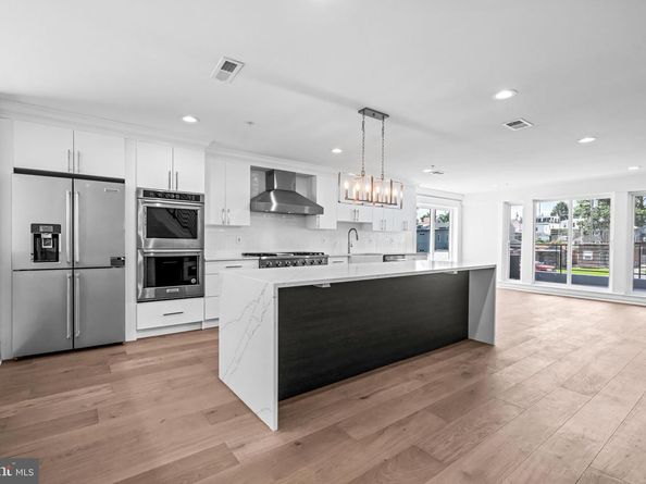 308 Fountain Street, Philadelphia PA 19128