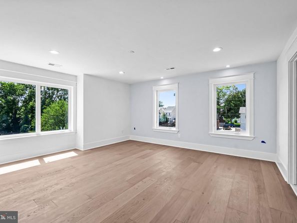 308 Fountain Street, Philadelphia PA 19128