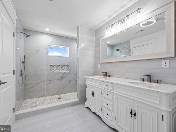 308 Fountain Street, Philadelphia PA 19128