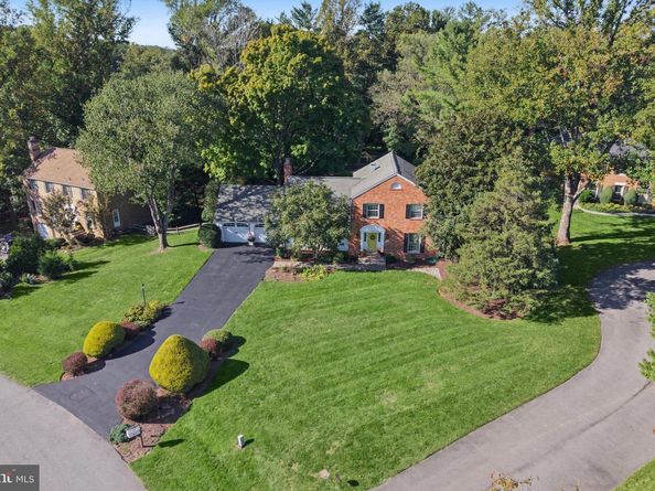 9813 Brookford Road, Potomac MD 20854