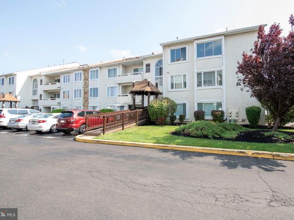 83 Bonnie Gellman Court D83, Philadelphia PA 19114