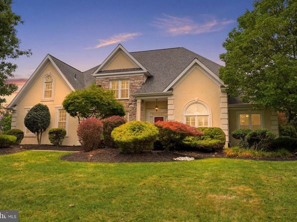 102 Whisper Wood Court, Newtown PA 18940
