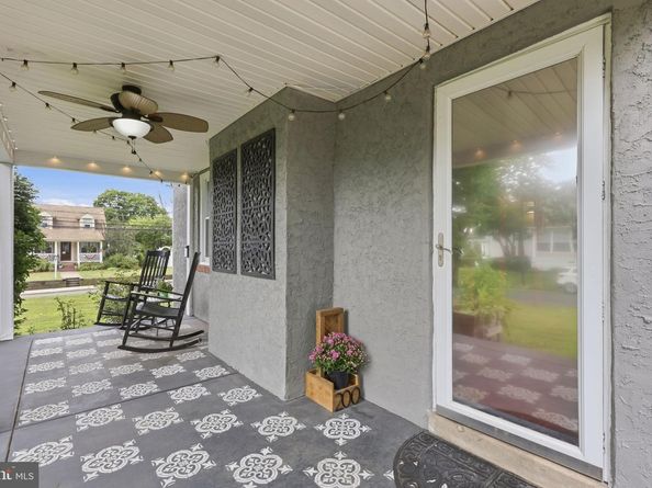 200 W Moreland Avenue, Hatboro PA 19040