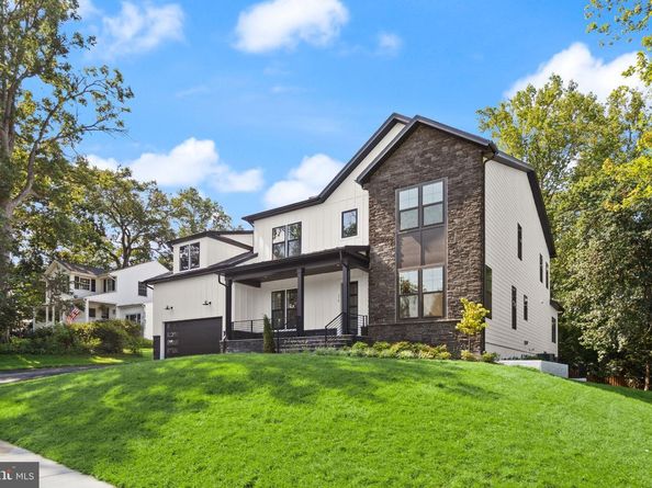 318 Center Street N, Vienna VA 22180