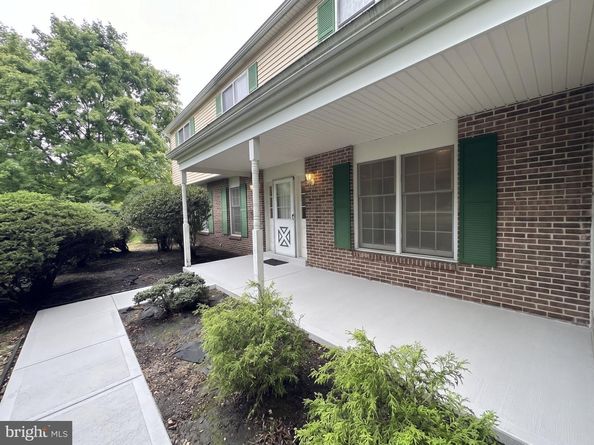 902 Quincy Drive, Yardley PA 19067