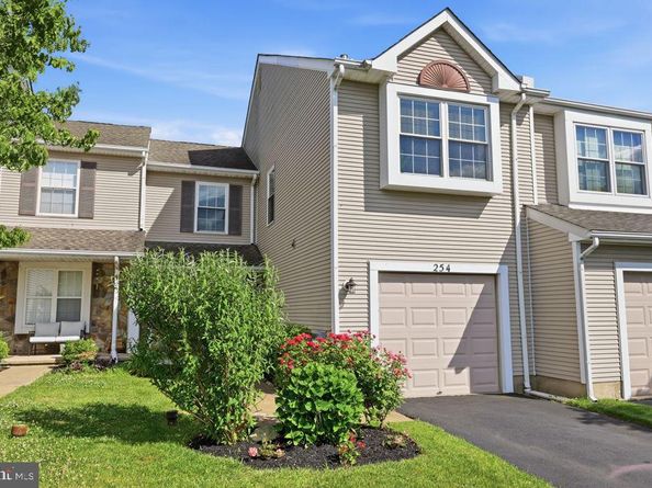 254 Sequoia Drive, Newtown PA 18940